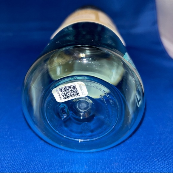 Genuine YETI YONDER™ 25 OZ (750 ML) WATER BOTTLE WITH YONDER CHUG CAP - SEAFOAM - Picture 5 of 8